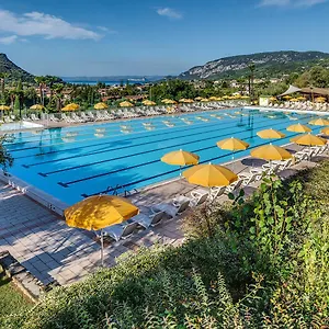 Отель Poiano Garda, Костермано