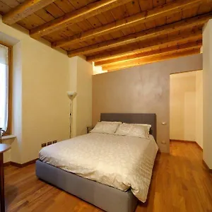 https://antico-palazzo-signorile.it-lombardy.com
